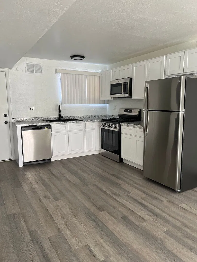 60 On Roger Apartments — Photo 2