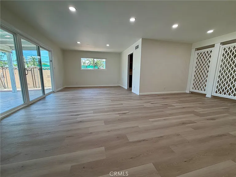 6621 Whitman Ave — Photo 6