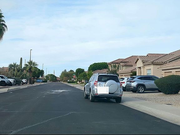 4th image of 664 W Juanita Ave