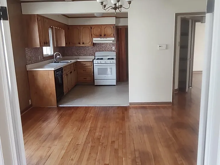 206 Pattison St #2 — Photo 9