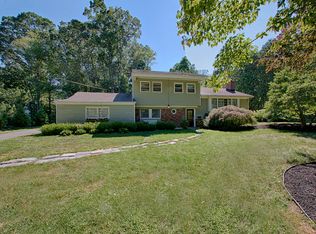 12 Ronarm Dr, Mountain Lakes, NJ 07046