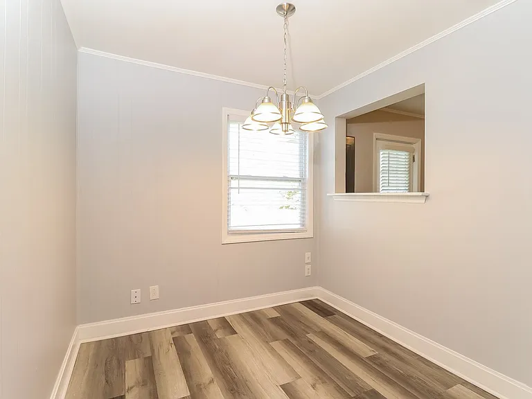 446118_018_dining_room_13588995.jpg