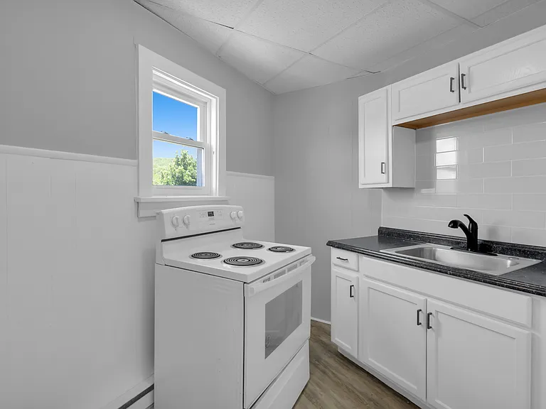 149 W Ridge St #3A — Photo 1