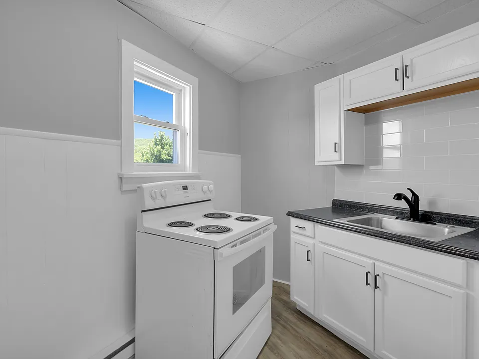 149 W Ridge St #3A