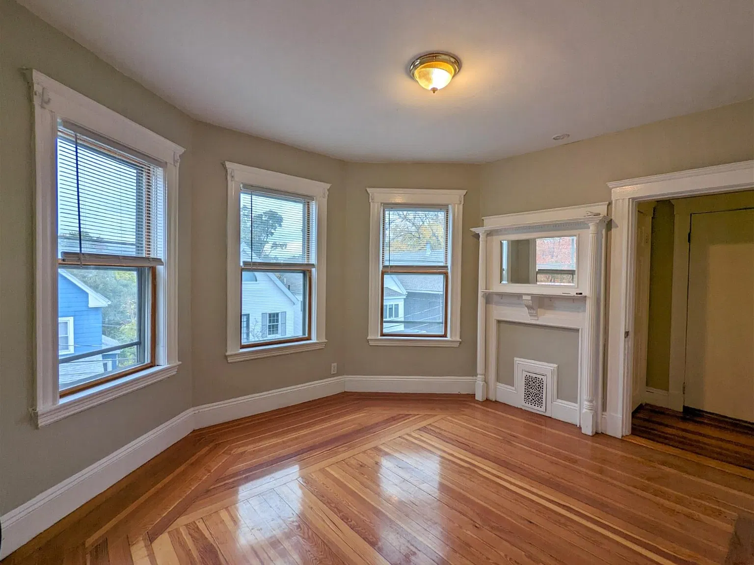18 Perry St — Photo 4