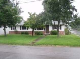 1354 S Estate Ave, Springfield, MO 65804