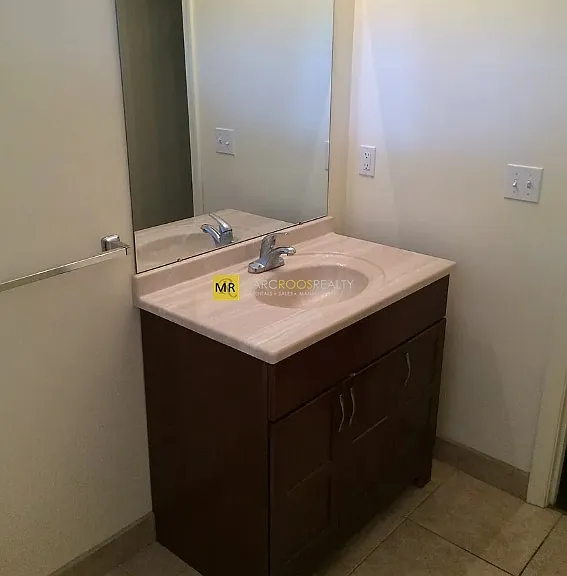 253-255 South St #253 — Photo 5