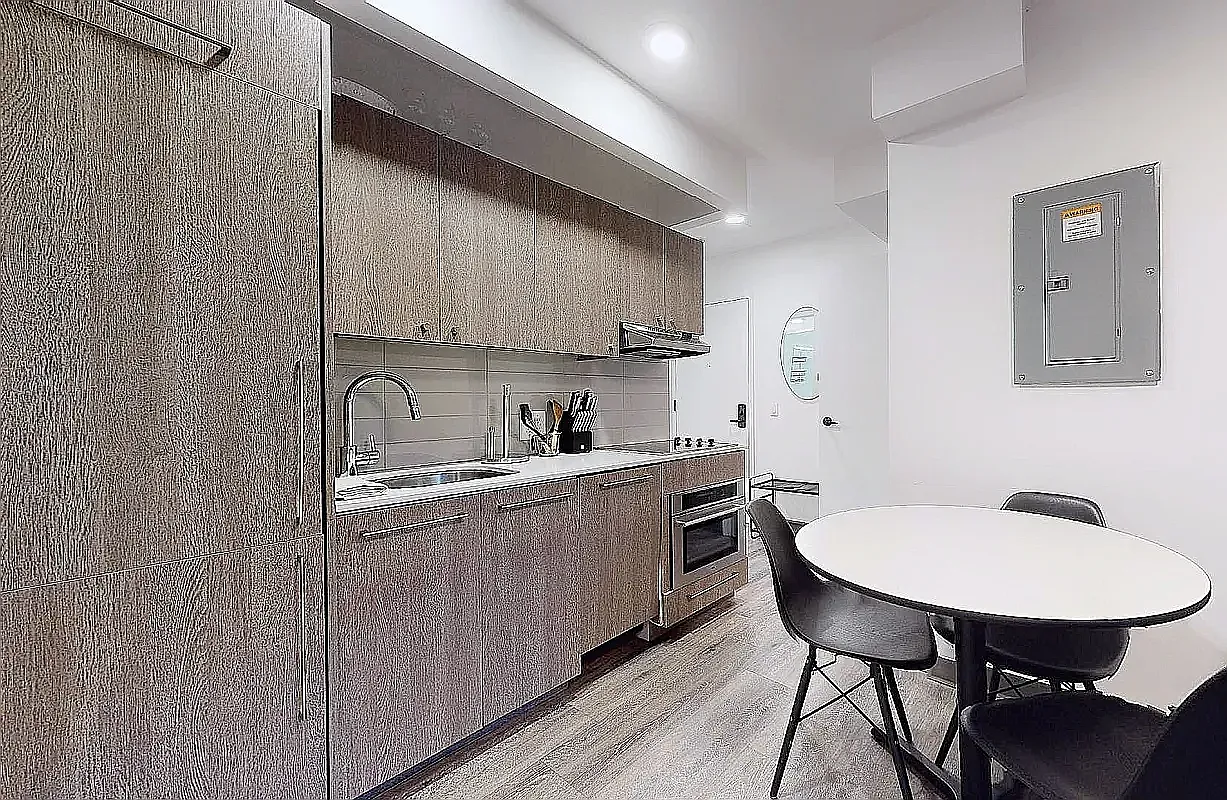 15 East 11th Street — Photo 3