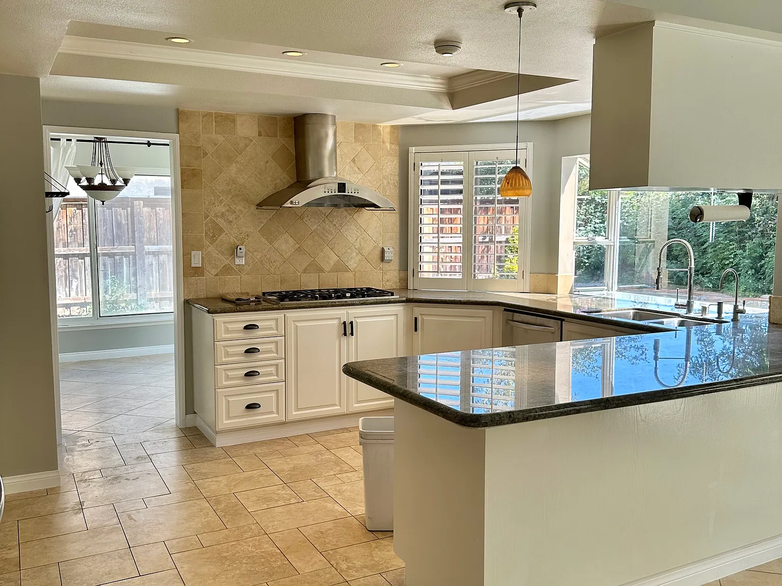 2364 Amber Grove Ct — Photo 4