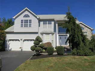 9 Terrier Pl, Kendall Park, NJ