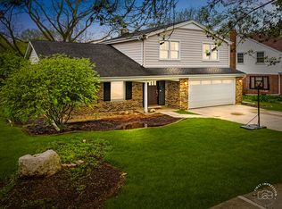1545 Chippewa Dr, Naperville, IL
