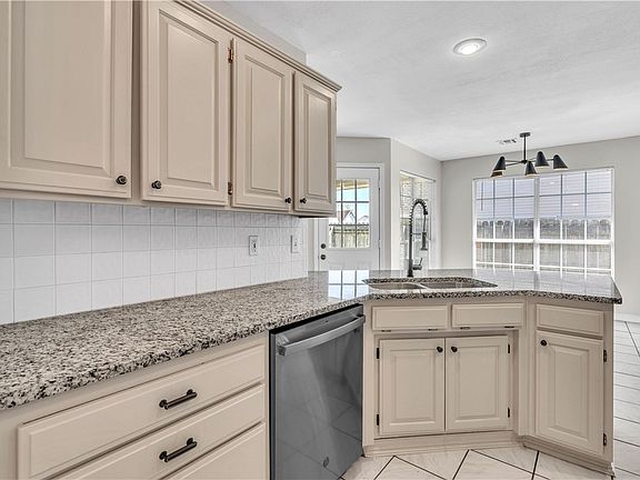 4th image of 1203 N 23rd Pl