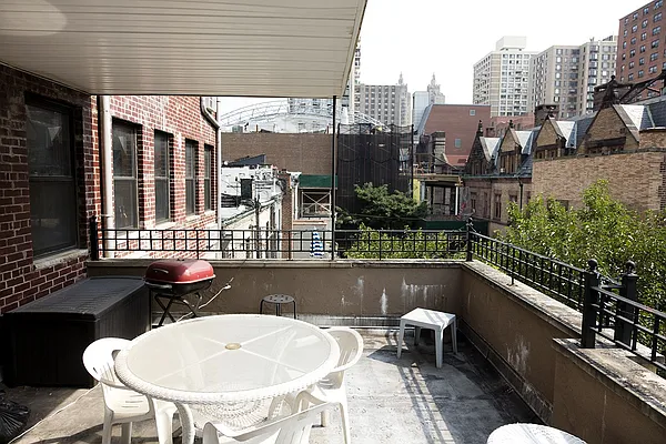 Rented by Easy Rental LLC | media 71