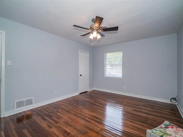 812 Glencrest Ln — Photo 26