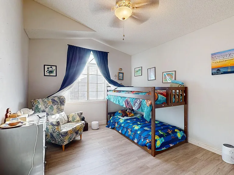 3249 Emerald Point Dr — Photo 30