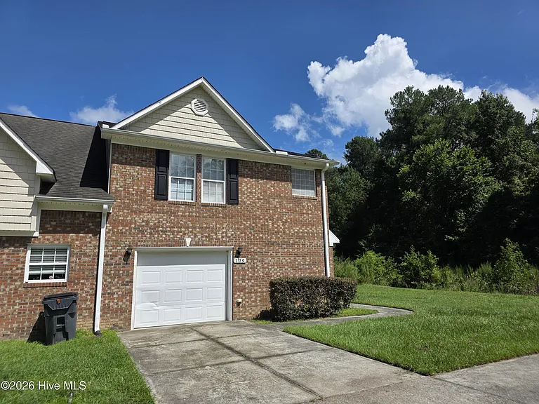 109 Cheyenne Ct — Photo 3