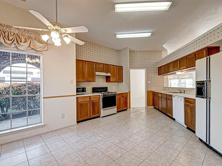 125 Barbetta Ct — Photo 21