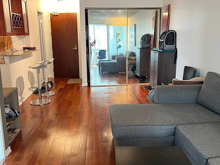 1055 Bay St #1209 — Photo 6