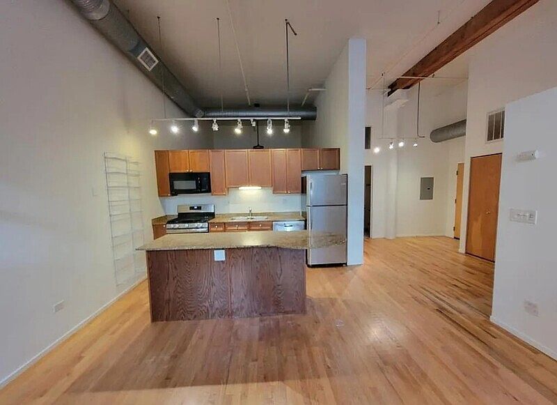 1st image of 417 S Jefferson St APT 109B