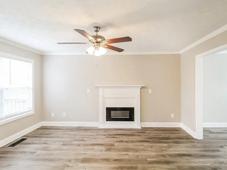 110 Rosewood Cir — Photo 5