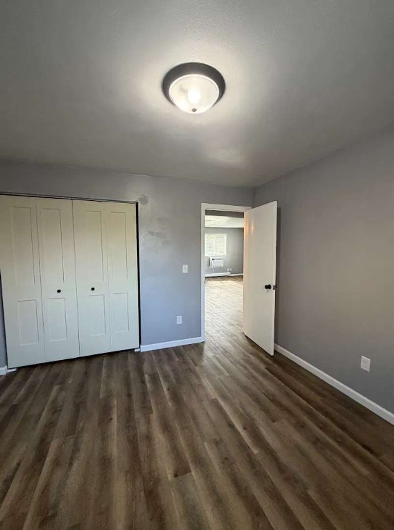 440 W. Calumet Street — Photo 1