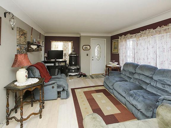 207 north st-103