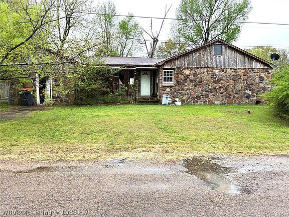 2nd image of 904 Alma Ave