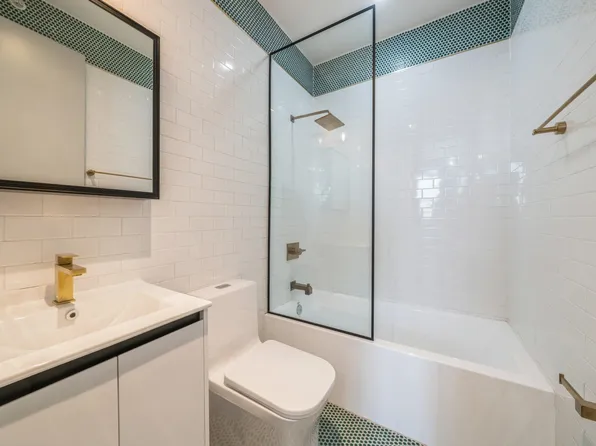 41 Van Wagenen Avenue image 5 of 26