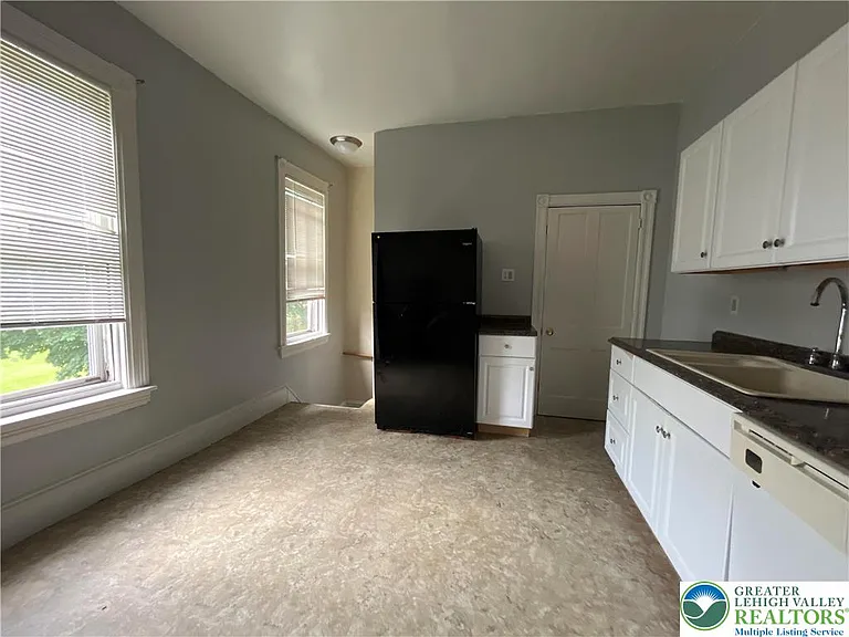 2280 Main St #2 — Photo 4