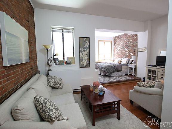 2nd image of 320 E 65th St APT 424