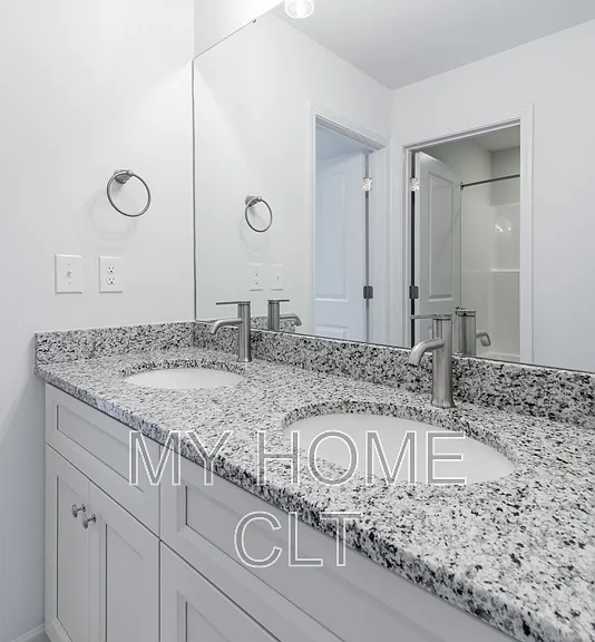 2719 Capitol Dr — Photo 23