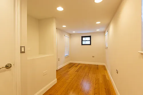 53 W Burton Pl Photo 1