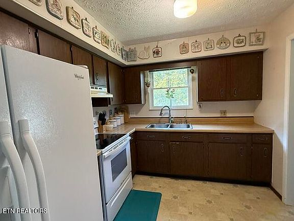 2nd image of 1805 Brookmill Rd
