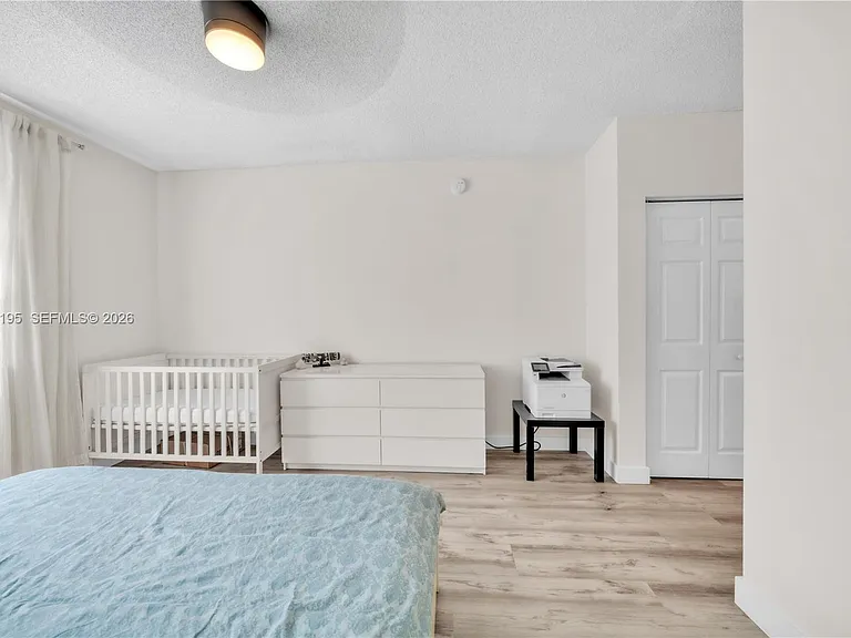 17145 N Bay Rd #4304 — Photo 12