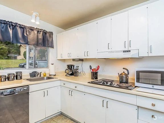 5th image of 67 157th Ave SE
