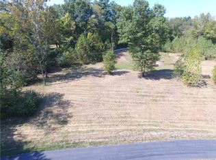 745 Old Slave Rd, Chesterfield, MO 63005
