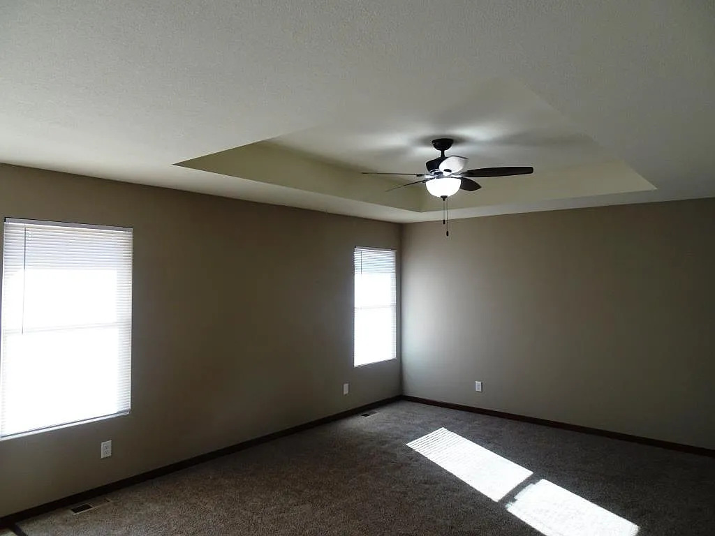 4 bed, 2000 sqft, $1,750 — Photo 4
