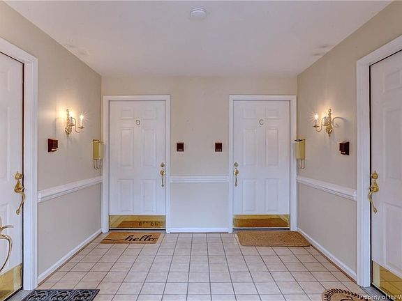 5th image of 204 Woodmere Dr #3A