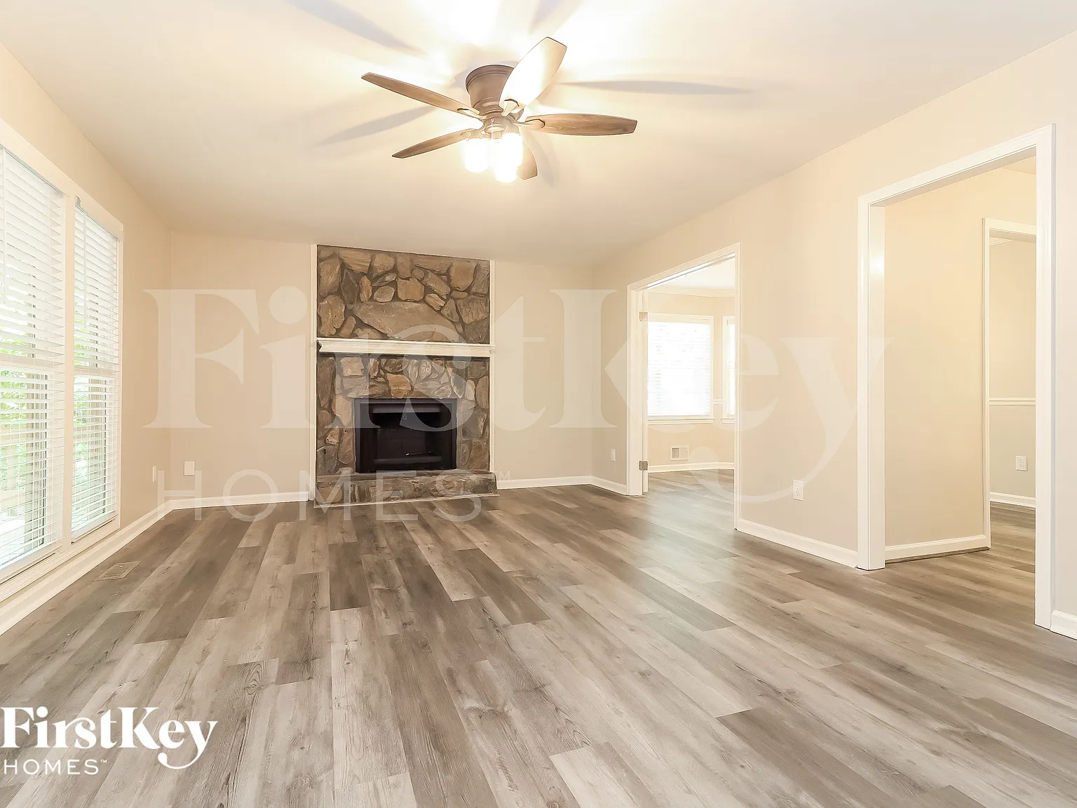 3 bed, 2.0 bath, 1889 sqft, $2,025 — Photo 2