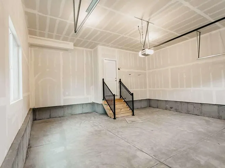3868 W Hardman Way — Photo 32