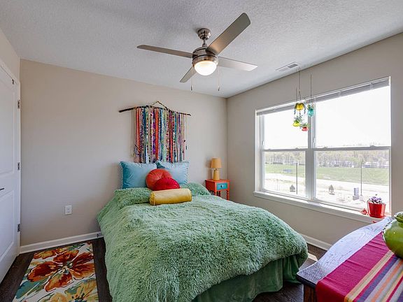 3rd image of 5509 NW Johnston Dr #401