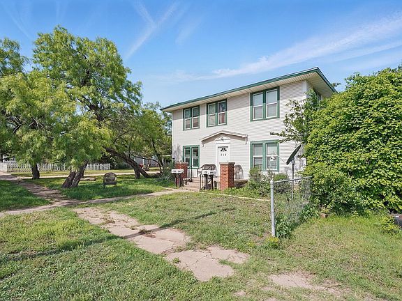 2nd image of 318 Palm St APT B
