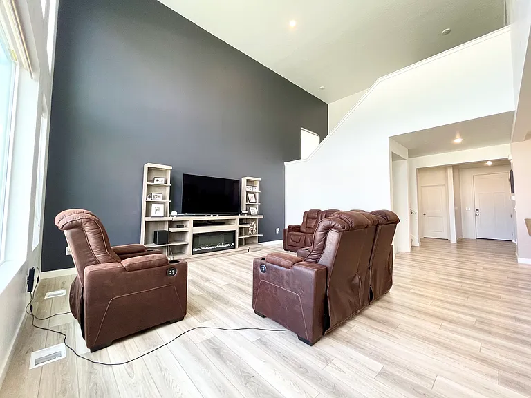 E Chukar Dr — Photo 7