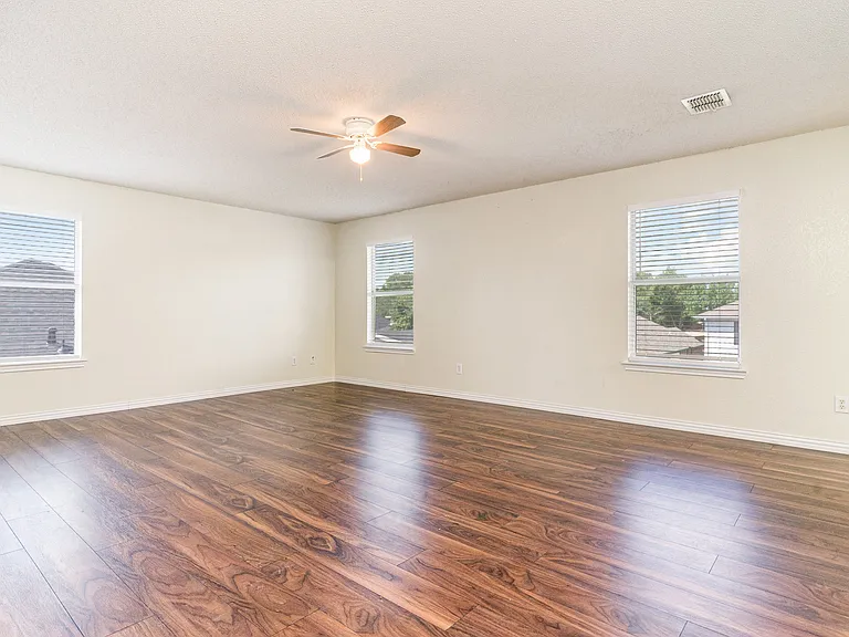 1810 Cedar Ridge Dr — Photo 18