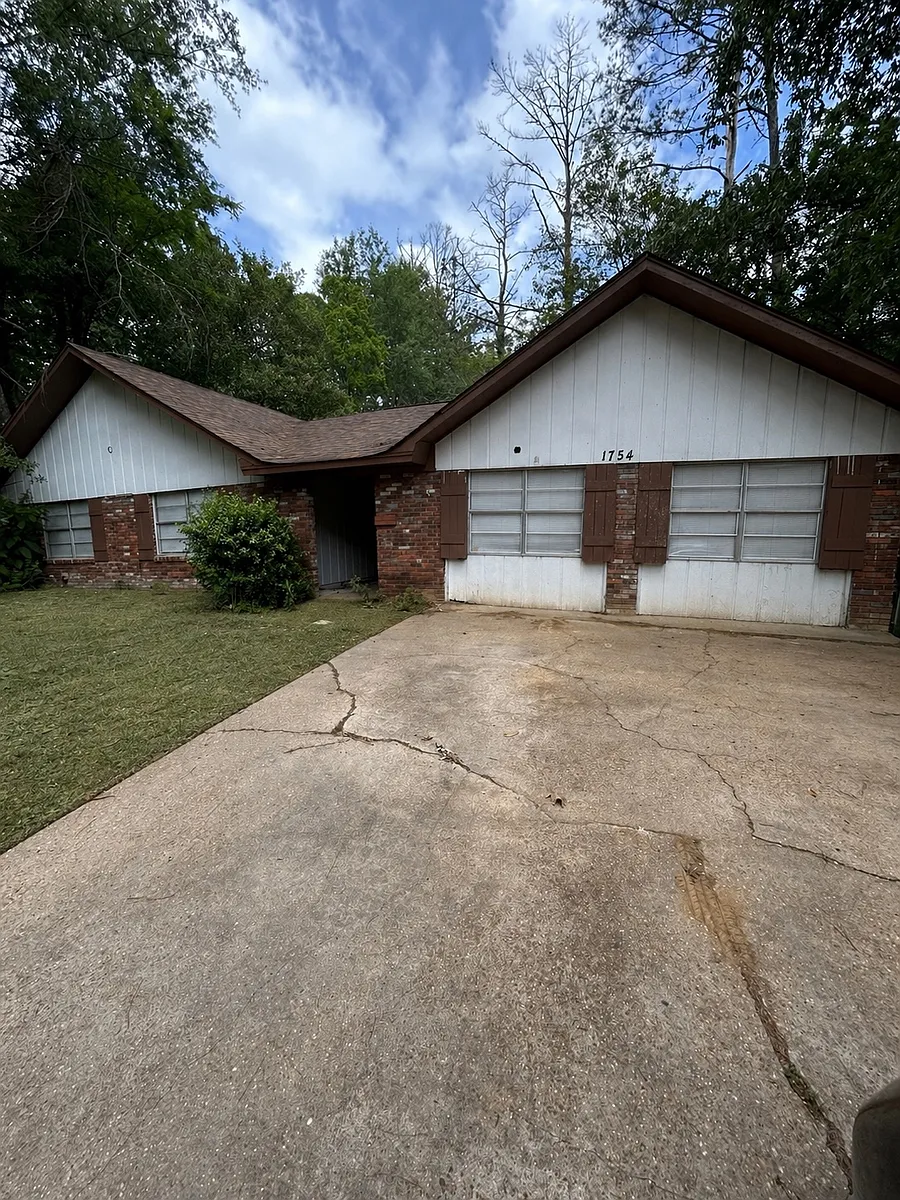 Building Photo - 1754 Dorgan St