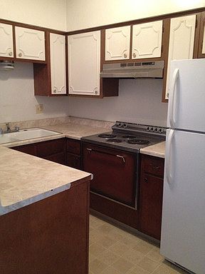 2nd image of 4323 Belleview Ave APT 12