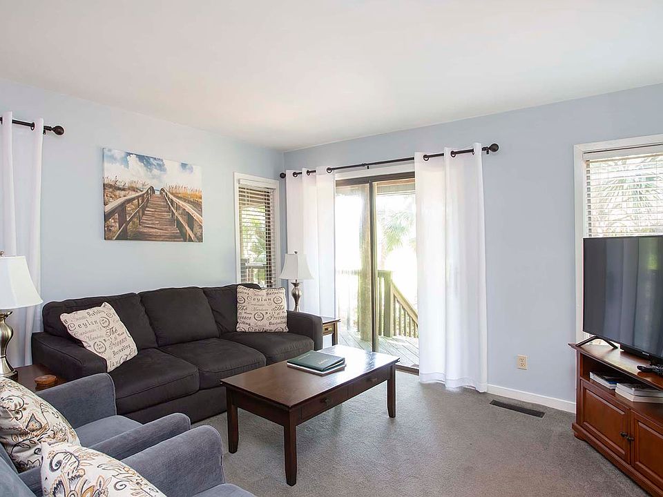 1st image of 4547 Park Lake Dr