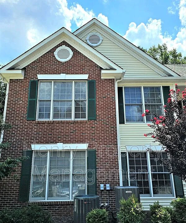 3321 Kudrow Ln