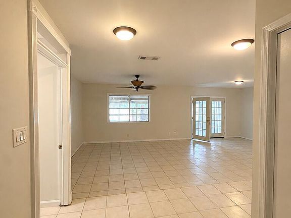 3rd image of 34 Red Bay Cir