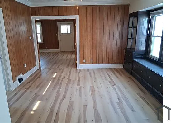 3442 W 58th St #UPPER — Photo 2